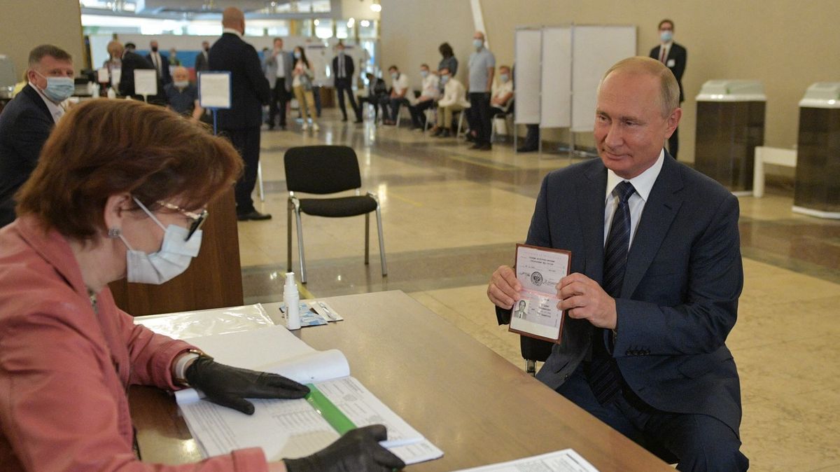 Putinova strana otevřeně vyzývá hackery, aby prolomili volební systém